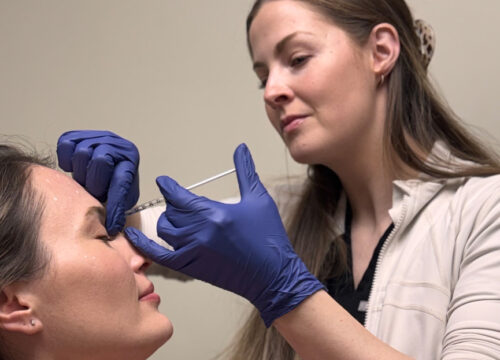 Melissa Brooke CRNA administering neuromodulator treatment in Seattle